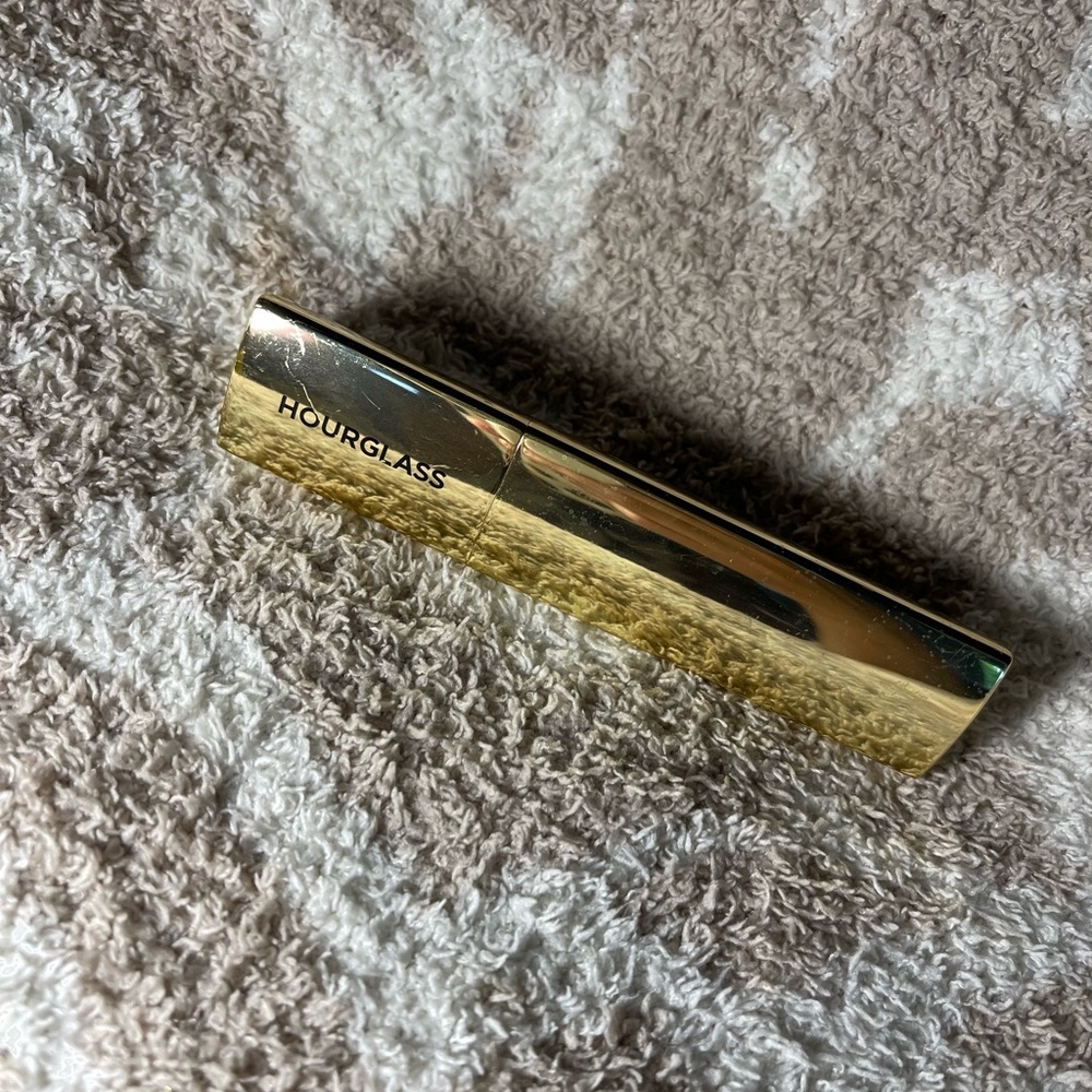 HOURGLASS BLUSH